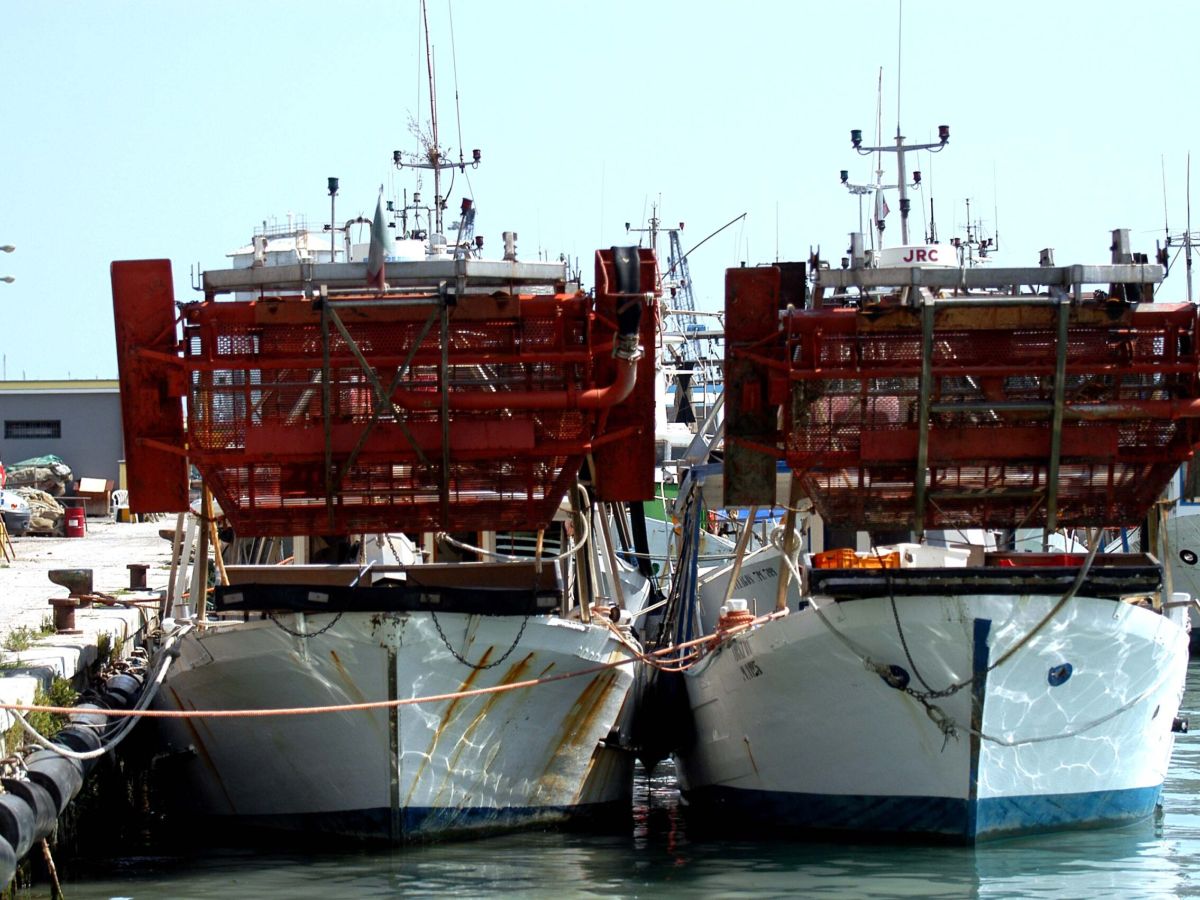 In Sicilia gli armatori rinunciano al blocco dello Stretto ma lanciano lo sciopero fiscale