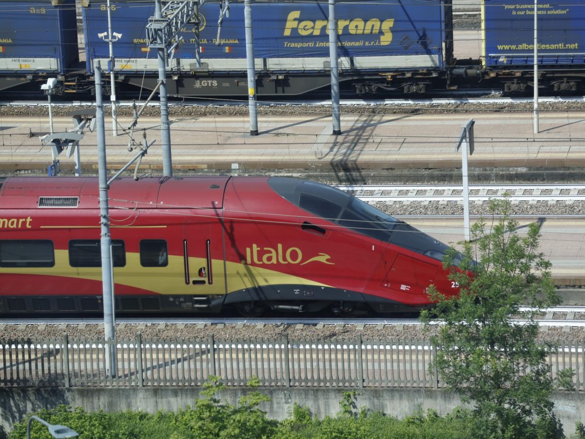 Treni, caos sul nodo di Bologna. Ritardi di due ore