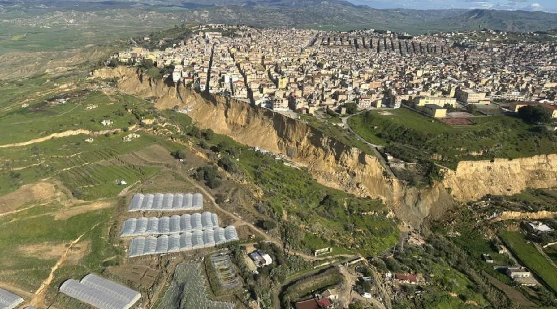 Frana di Niscemi: dalla geologia ai satelliti, come si monitora il gigante instabile della Sicilia