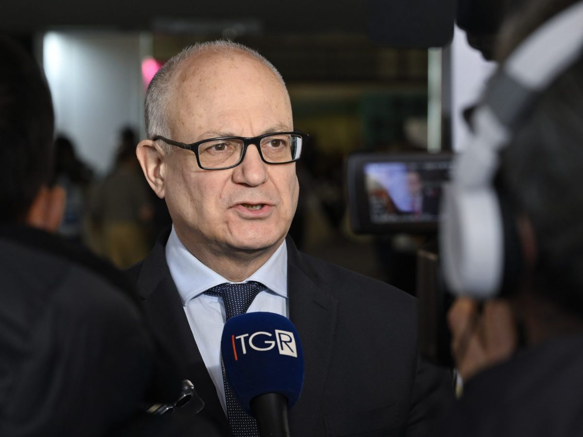 Gualtieri Roma: “Investimenti stabili per opere essenziali, basta vele di Calatrava abbandonate”