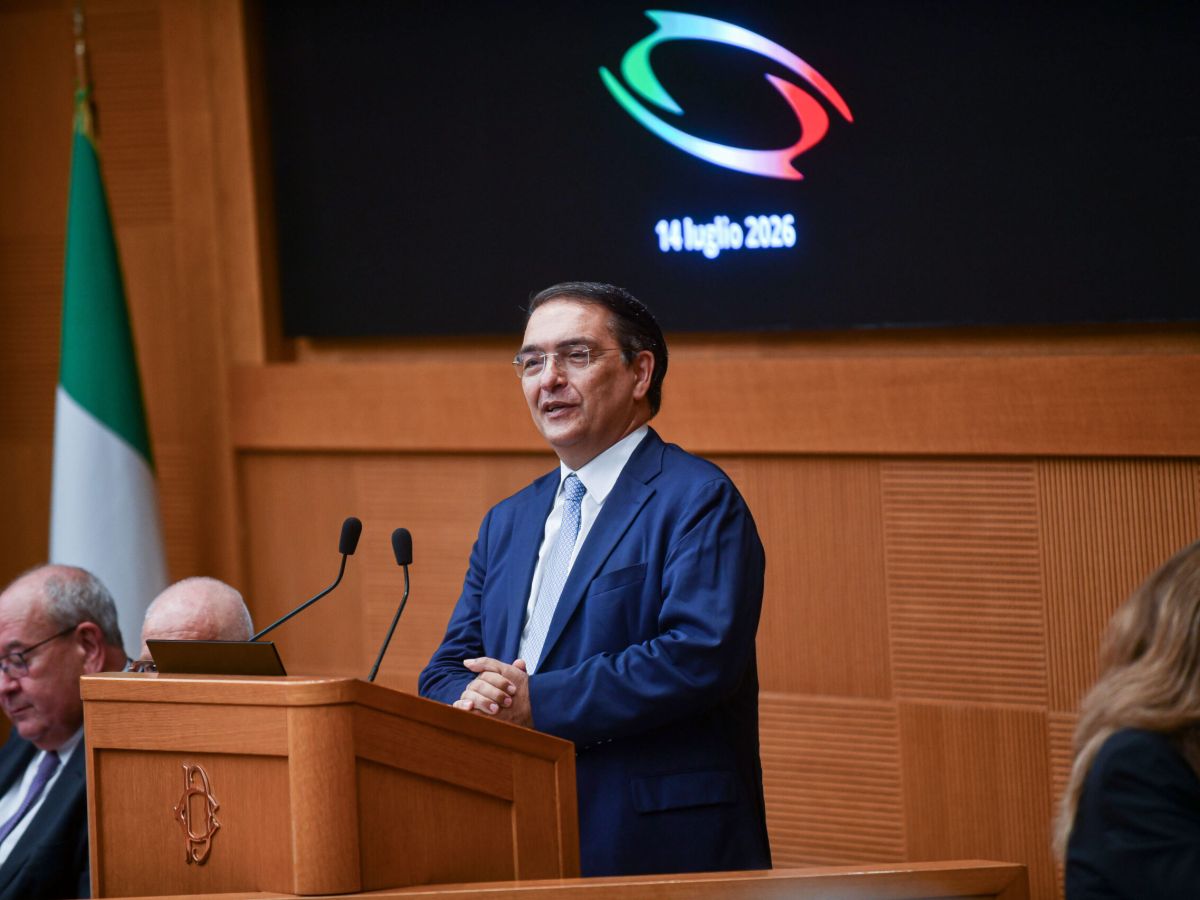 Chi comanda l’informazione in Italia? AGCOM parla chiaro: le piattaforme
