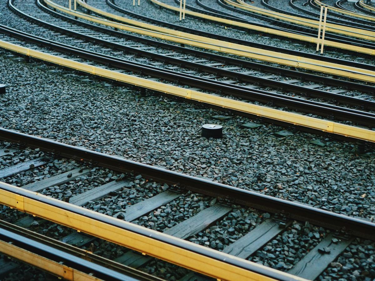 Trasporto ferroviario, studio: 7 megaprogetti ricevono più fondi Ue di 84 interventi di ammodernamento chiave