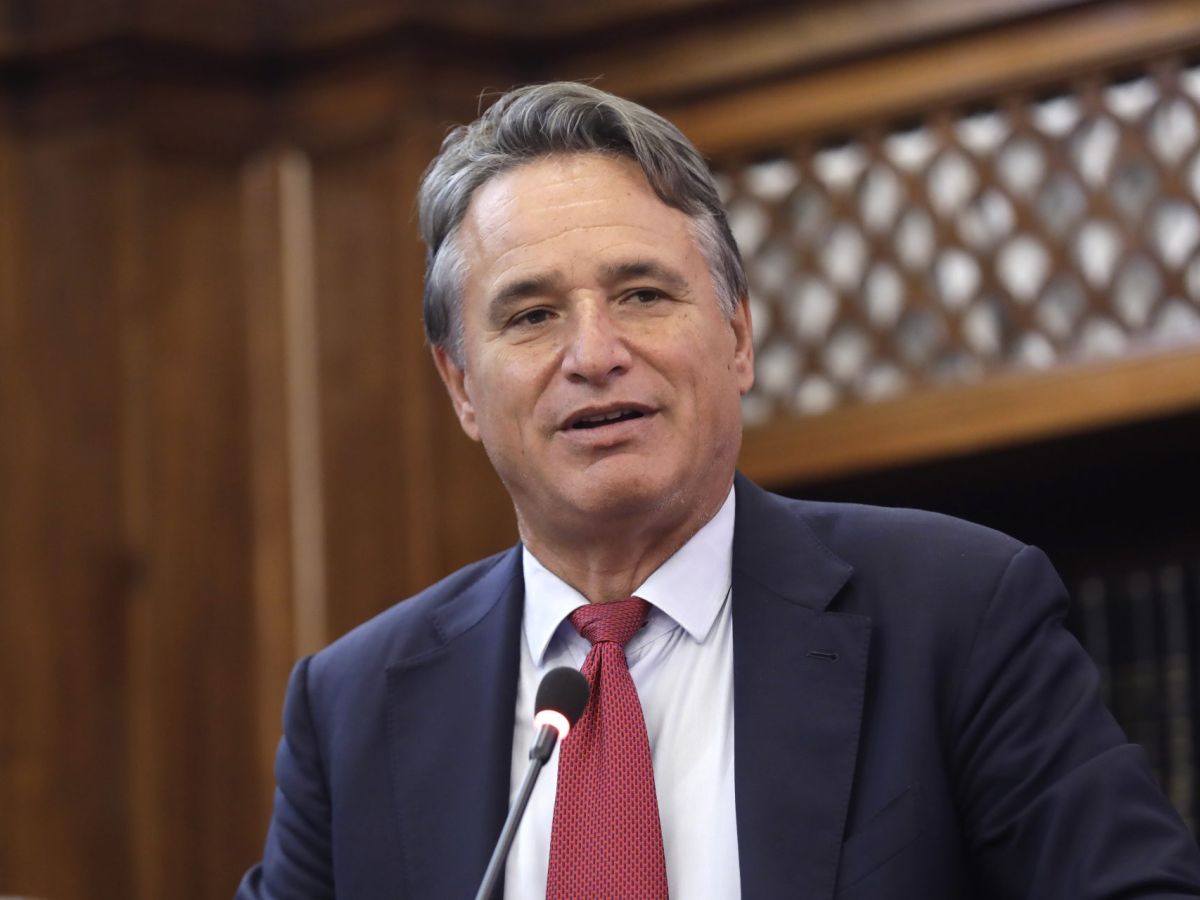 Decarbonizzazione trasporto aereo, Squeri (Pacta): “Dialogo essenziale per affrontare transizioni industriali complesse”