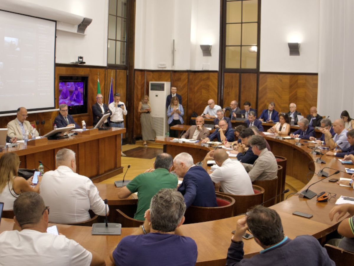 Ex Ilva, al Mimit incontro tecnico con i sindacati su quadro industriale, finanziario e occupazionale