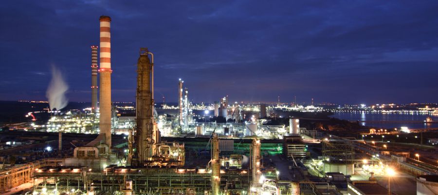 Petrolio, l’industria della raffinazione europea è in crisi