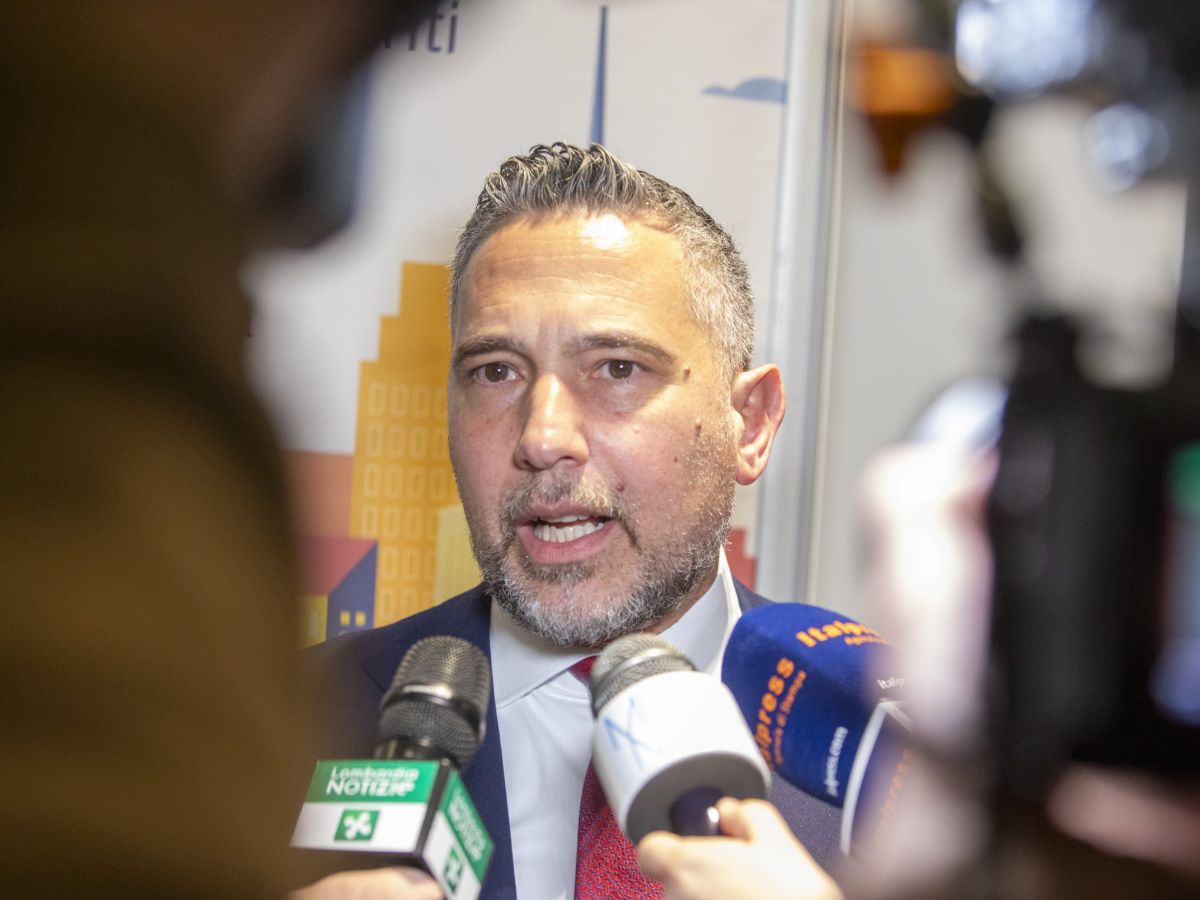 Trasporti, Regione Lombardia adotta la nuova piattaforma per la bigliettazione integrata del TPL