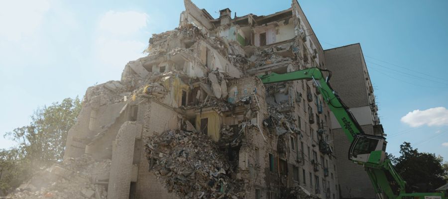 Raid russi su Kiev, 12 morti. Un drone in Romania, la Polonia si allerta