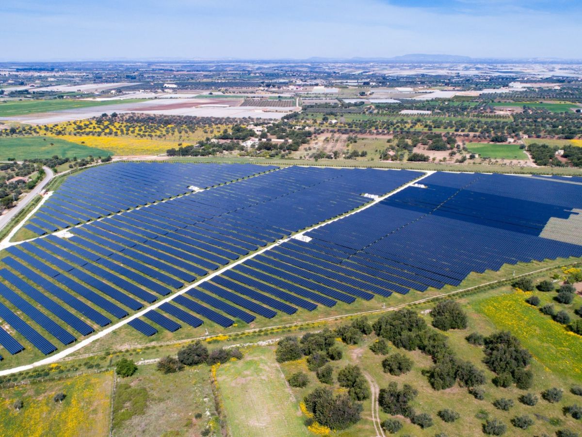 Calabria, FS: “Realizzato il più grande impianto fotovoltaico”