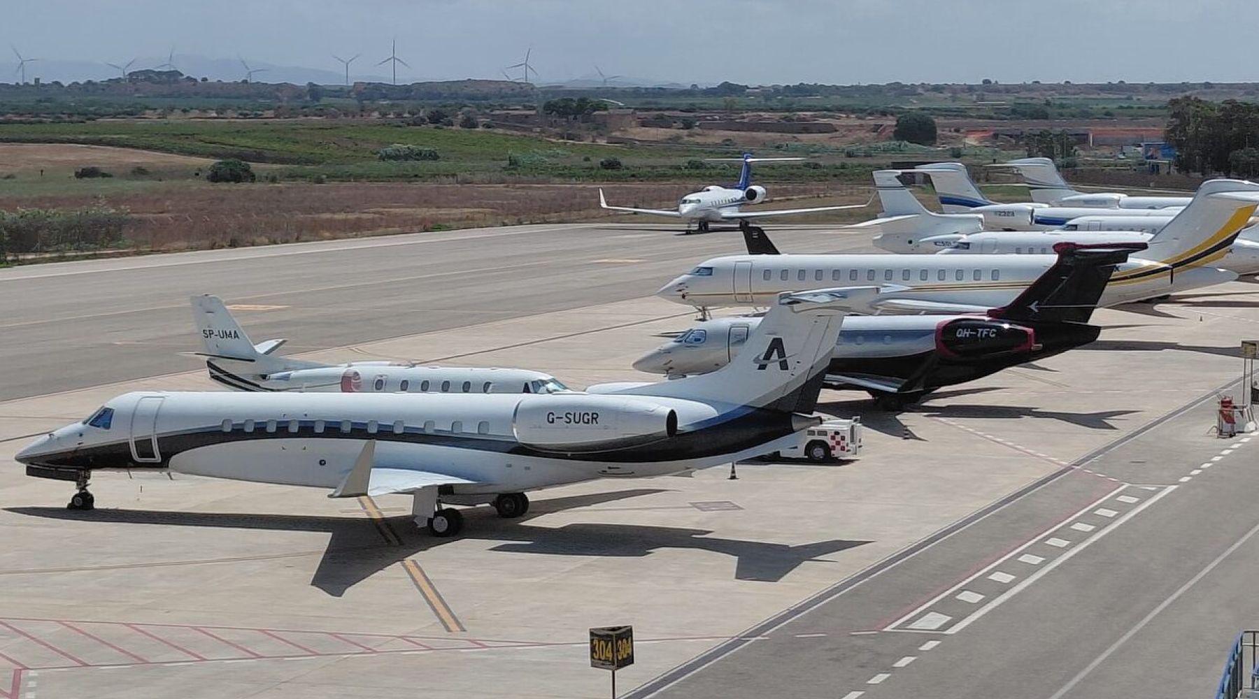 Crisi energetica: carburante razionato in quattro aeroporti, l’Italia cerca alleati nel Golfo