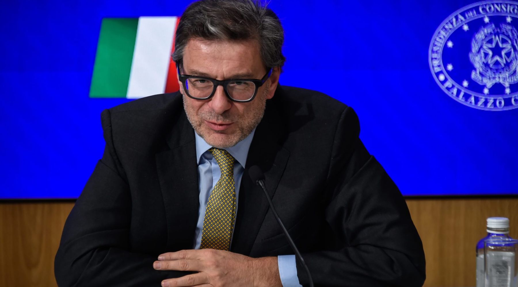 Giorgetti: “La storia dei tagli è un fake”