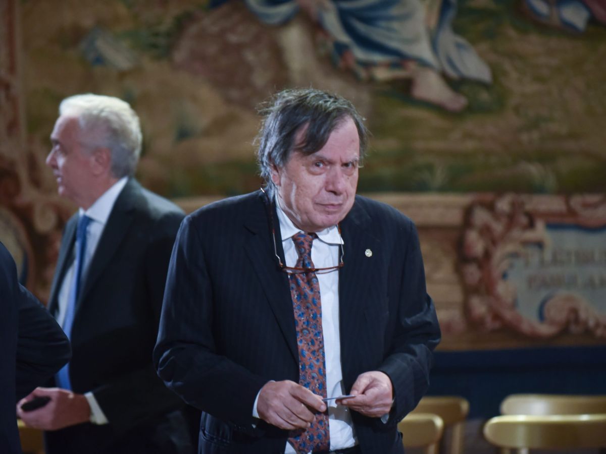 Parisi: “Solare più conveniente del nucleare, costi dimezzati ogni cinque anni”