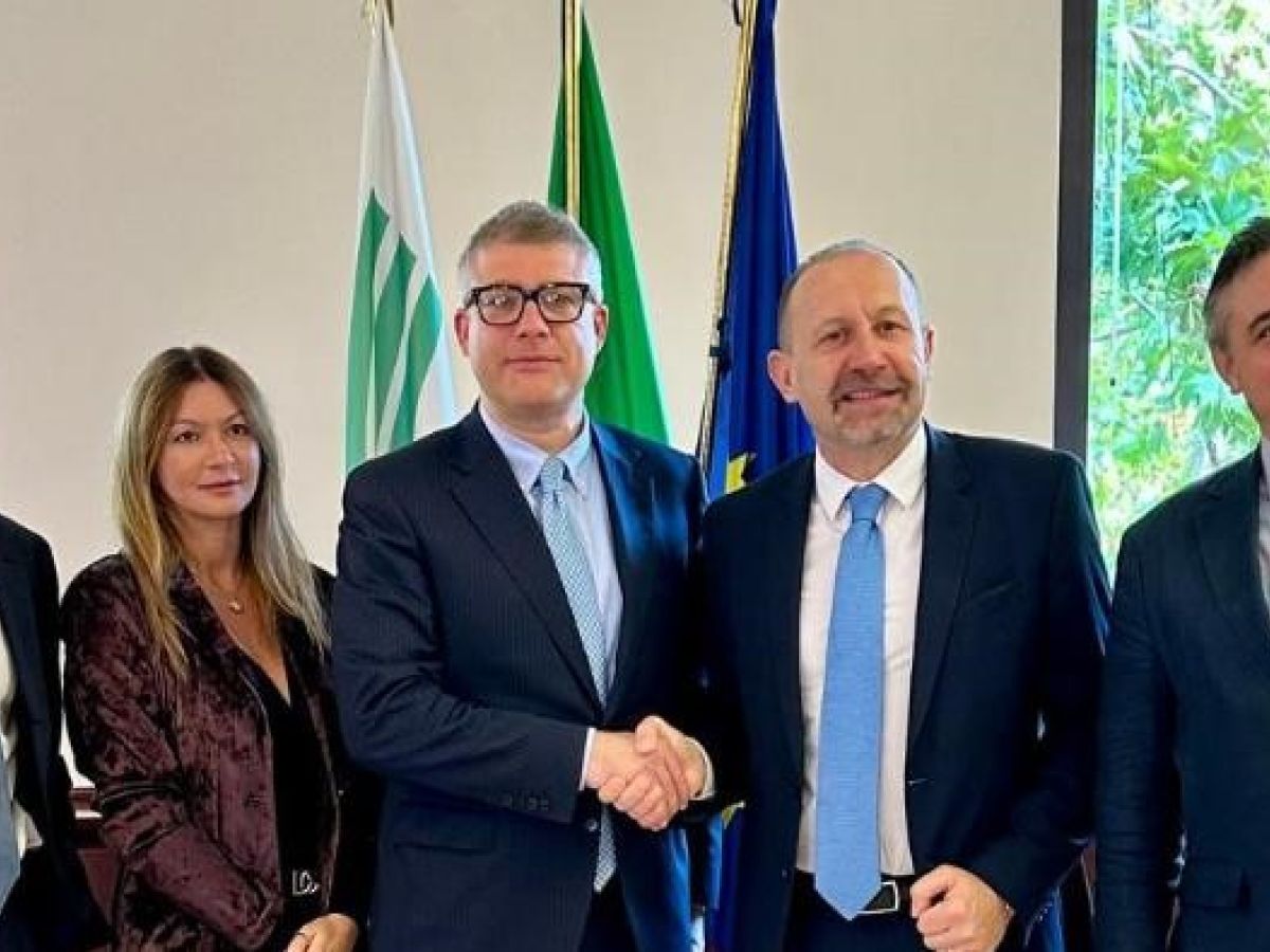 Bollette ancora alte, Confcommercio e Gse siglano protocollo d’intesa