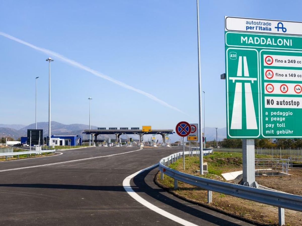 Inaugurato lo svincolo A30 di Maddaloni: da questa sera aperto al traffico