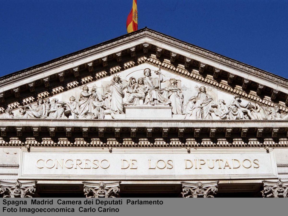 Sfrattata a 87 anni, Maricarmen accende la Spagna. E Sánchez si gioca i decreti sulla casa
