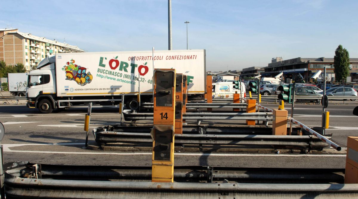 Su cento tonnellate di merci, novantadue viaggiano in camion