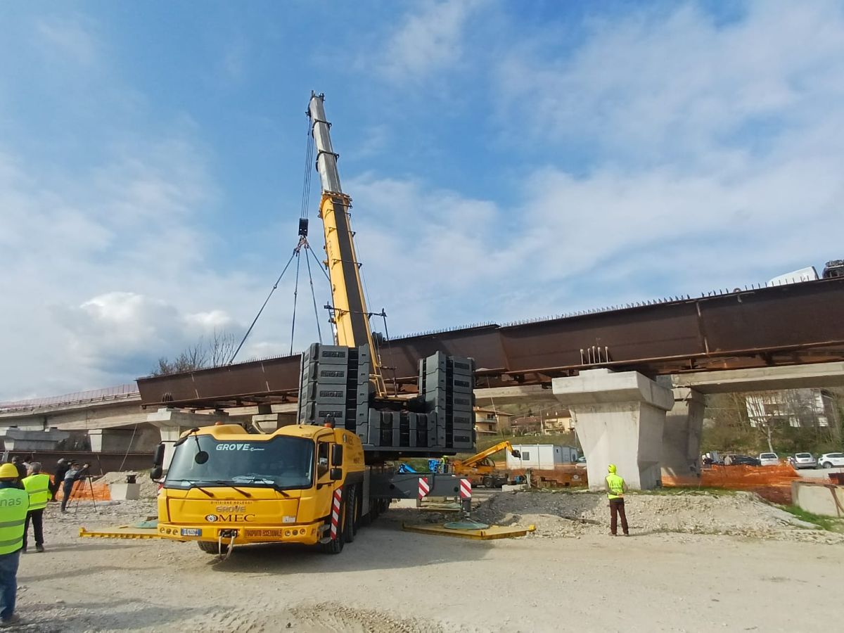 Acqualagna (Pu), SS3: avviato varo del nuovo impalcato del viadotto “Candigliano”