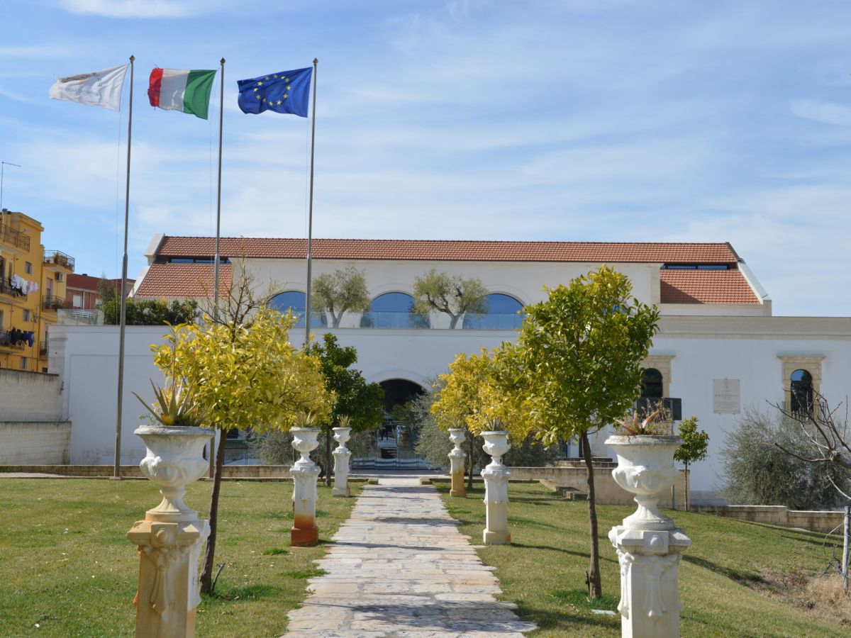 La farmaceutica pugliese vale 800 milioni di export, Farmindustria chiede di difendere la leadership del Sud