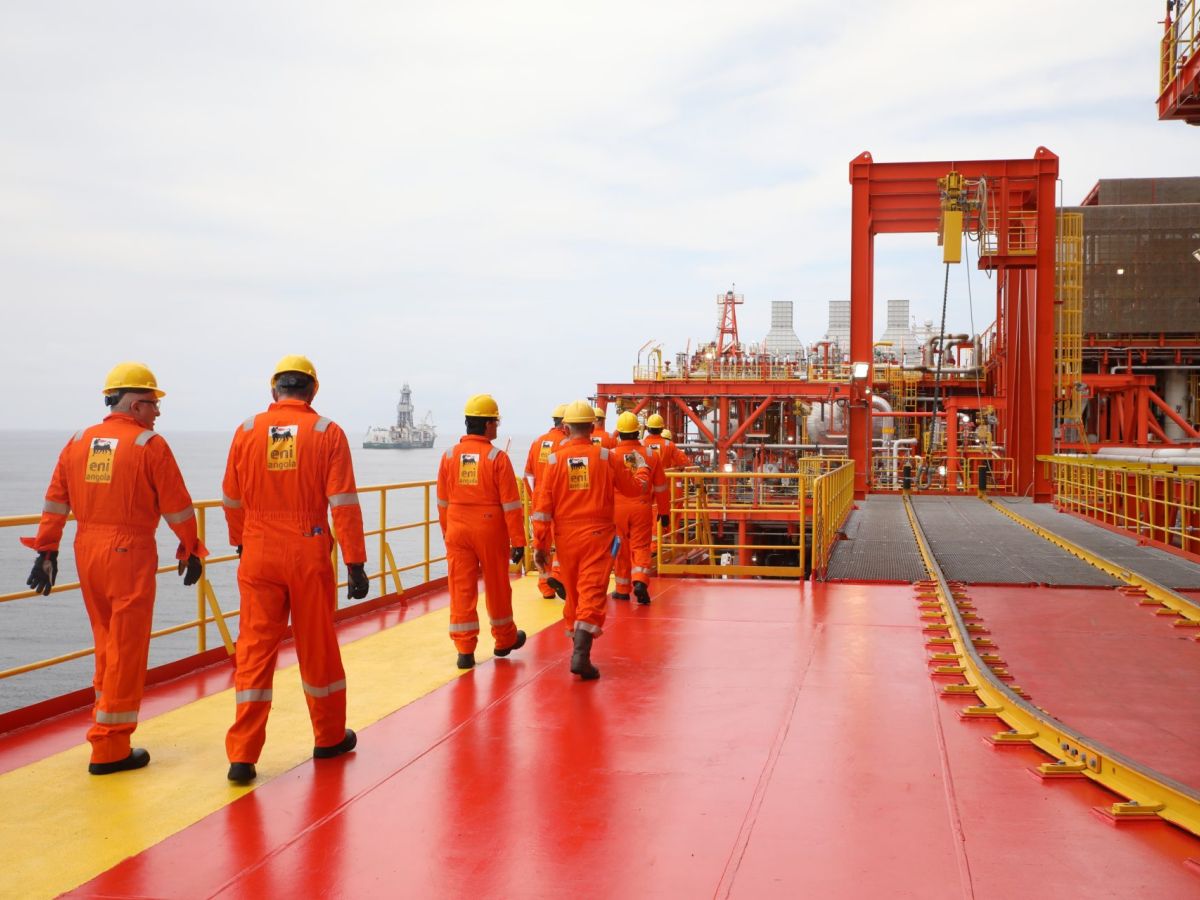 Eni avvia estrazione gas Quiluma Angola: 330 milioni di piedi cubi al giorno entro 2026 per GNL e industria locale