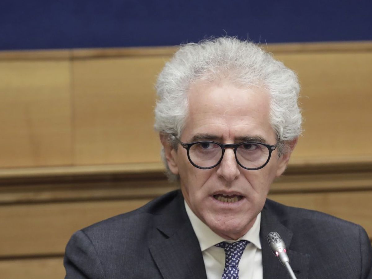 Rincari dei trasporti a Natale, Ciani (Demos): “Inaccettabile, presentata interrogazione al ministro Salvini”