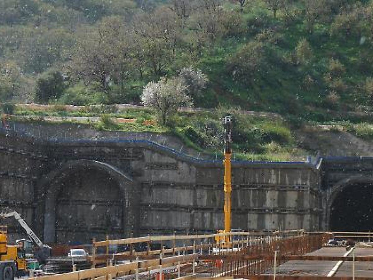 Webuild completa galleria Forza d’Agrò: alta capacità Messina-Catania sbloccata