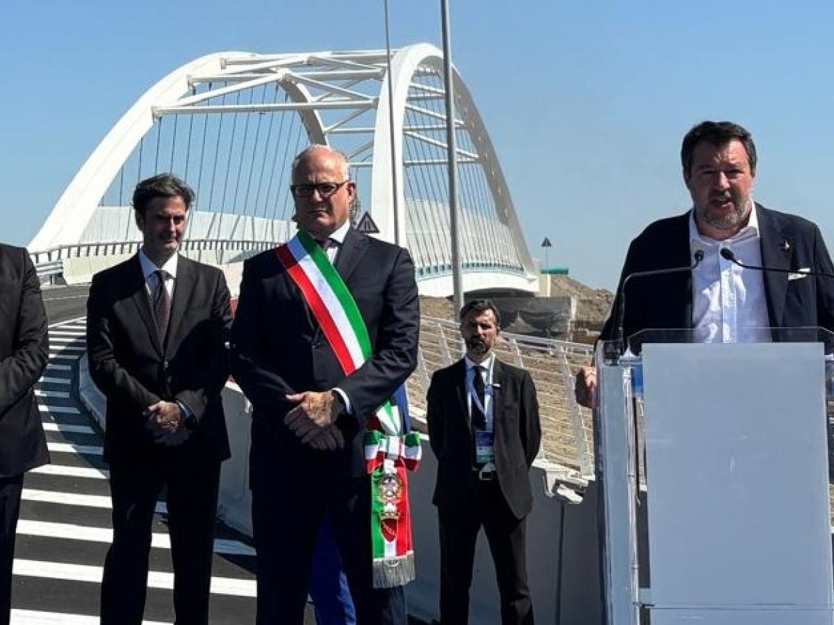 Salvini inaugura il ponte di Tor Vergata: “I ponti uniscono, ma in Italia si fa opposizione perfino su questo  ” – VIDEO