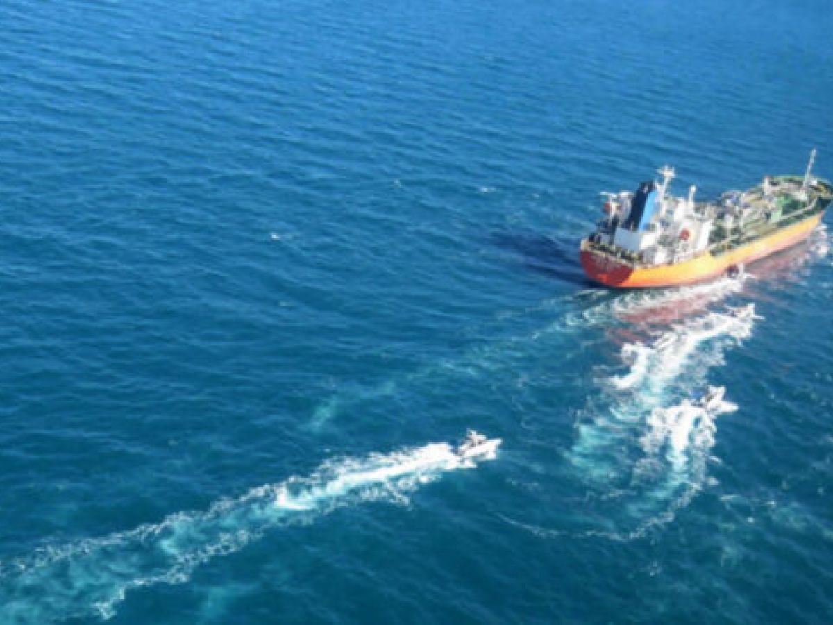 Hormuz nel caos: traffico petrolifero crollato del 90% dall’inizio del conflitto