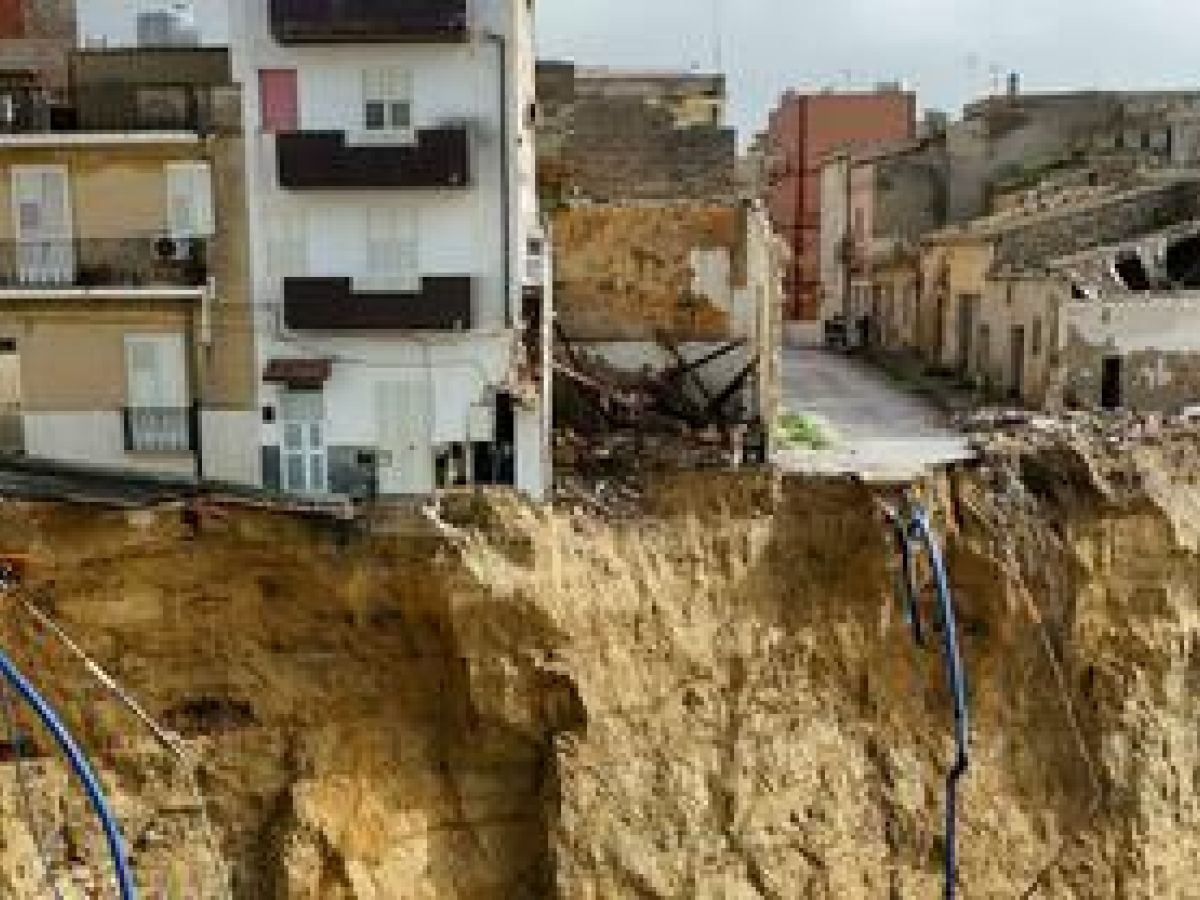 Frana Niscemi: al via primi aiuti agli sfollati, contributi in tempi record