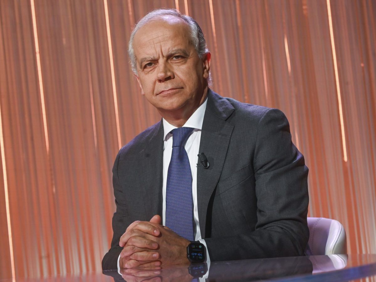 Treni in crisi: Piantedosi convoca vertice urgenza su ordine e sicurezza con vertici FS