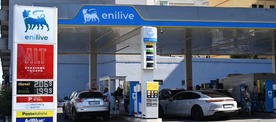 Caro carburanti, prorogato fino al 26 agosto lo sconto sulle accise