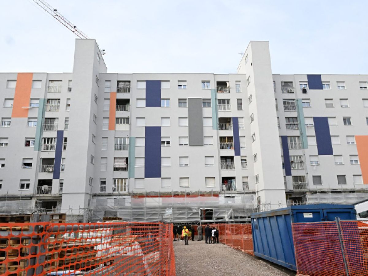 Roma, Tor Bella Monaca: sopralluogo di Gualtieri al cantiere Pnrr, “intervento che cambia il volto dell’area”