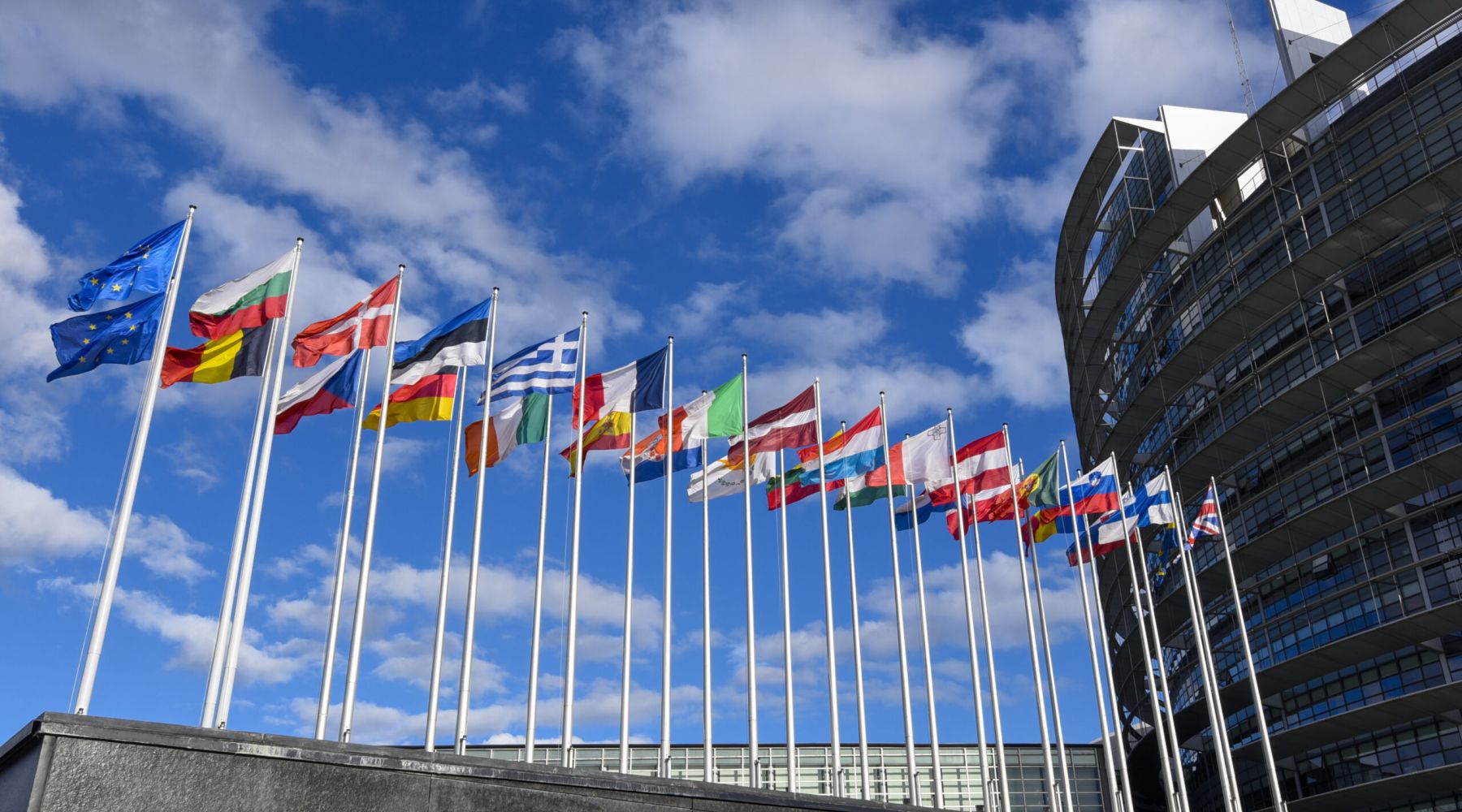 Commissione europea, adottato un quadro temporaneo per aiutare i settori colpiti dalla crisi in Medio Oriente
