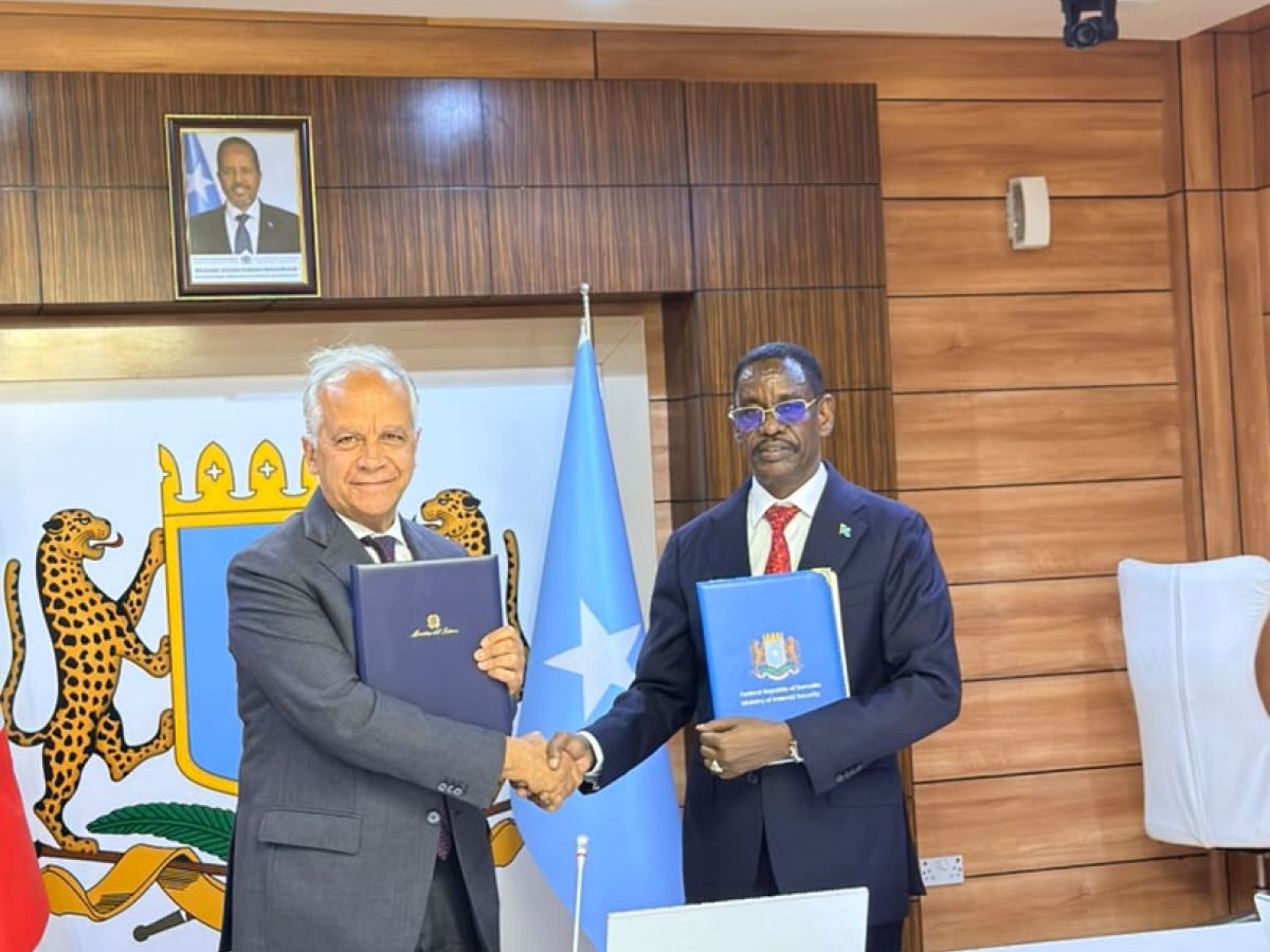 Immigrazione, Piantedosi a Mogadiscio per sviluppare il partenariato con la Somalia