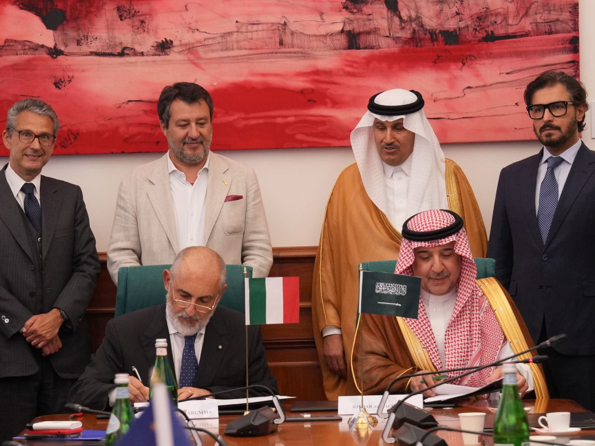 FS e Saudi Railway Company firmano un MoU per nuove opportunità ferroviarie nella regione MENA