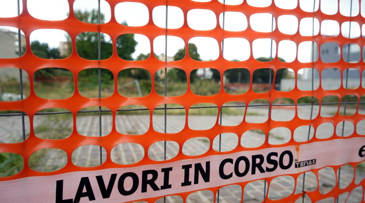 Il clima cambia i conti dei cantieri italiani tra caldo estremo, alluvioni e opere sotto stress