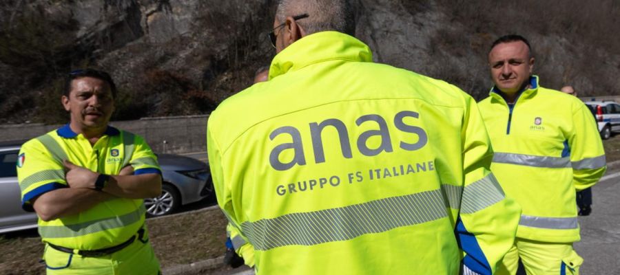 La “Grande Frana” blocca l’Adriatica: l’Italia si spezza a Petacciato