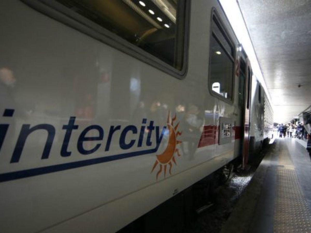Treni, bozza Dl Pnrr: al via la liberalizzazione degli Intercity